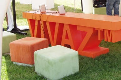 VivazTM table // Sony Ericsson