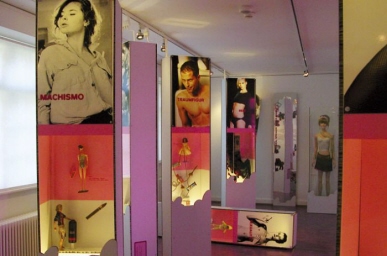 Fanny, Pepper, Sue & Co. – Rund um die blonde B.