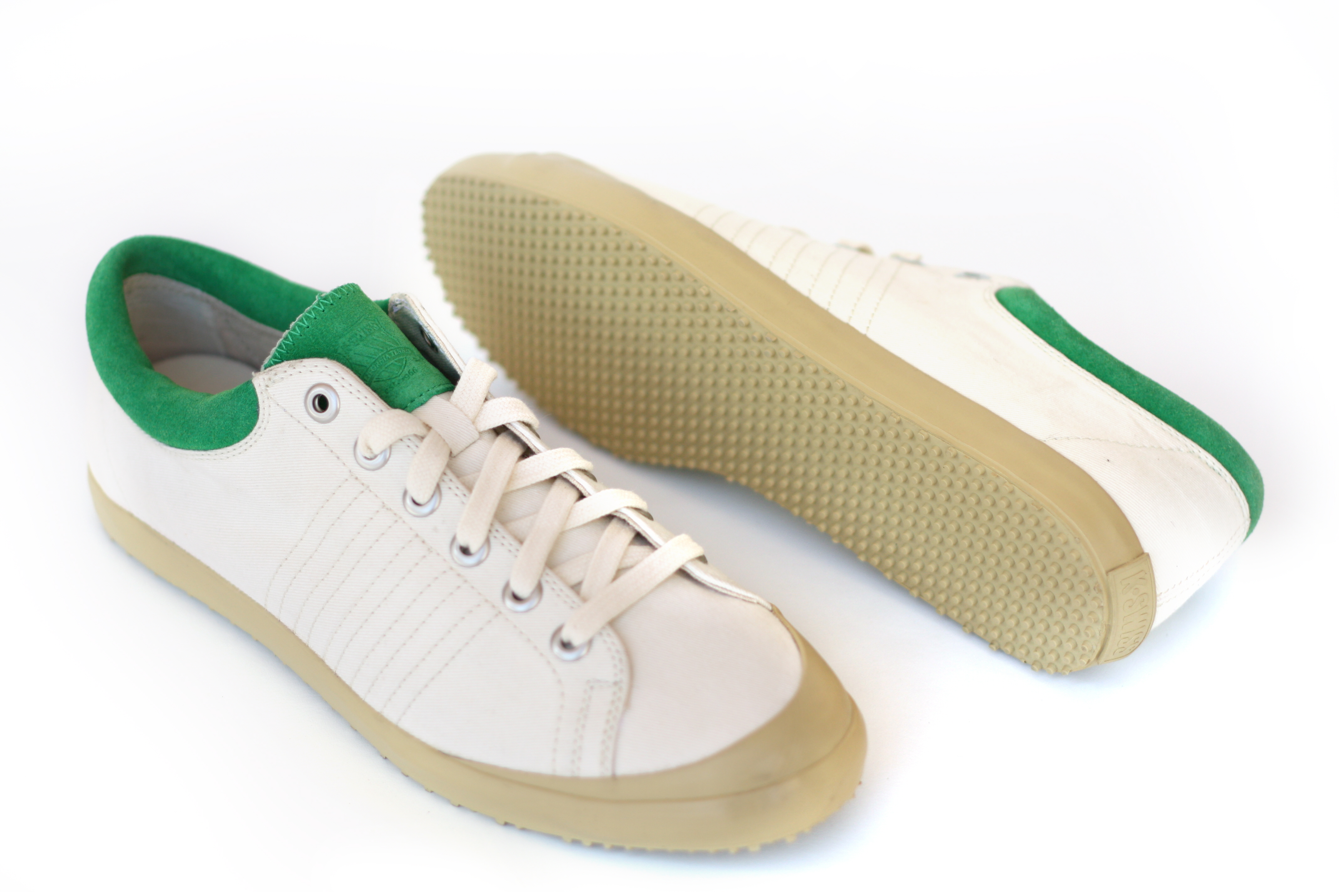 lawn tennis shoes