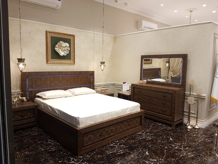 decoration in Iranian furniture market by mitra khatami at