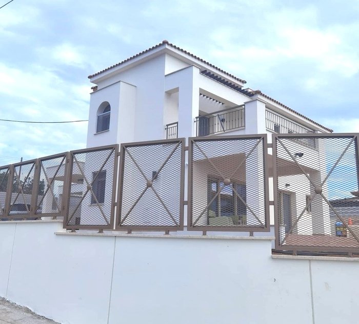 Classic Luxury House Erimi, Limassol by Konikkos Architects at