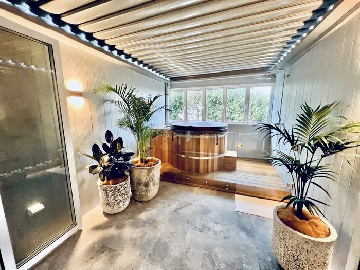 The hot tub balcony by Alessia Capriccioli at Coroflot.com