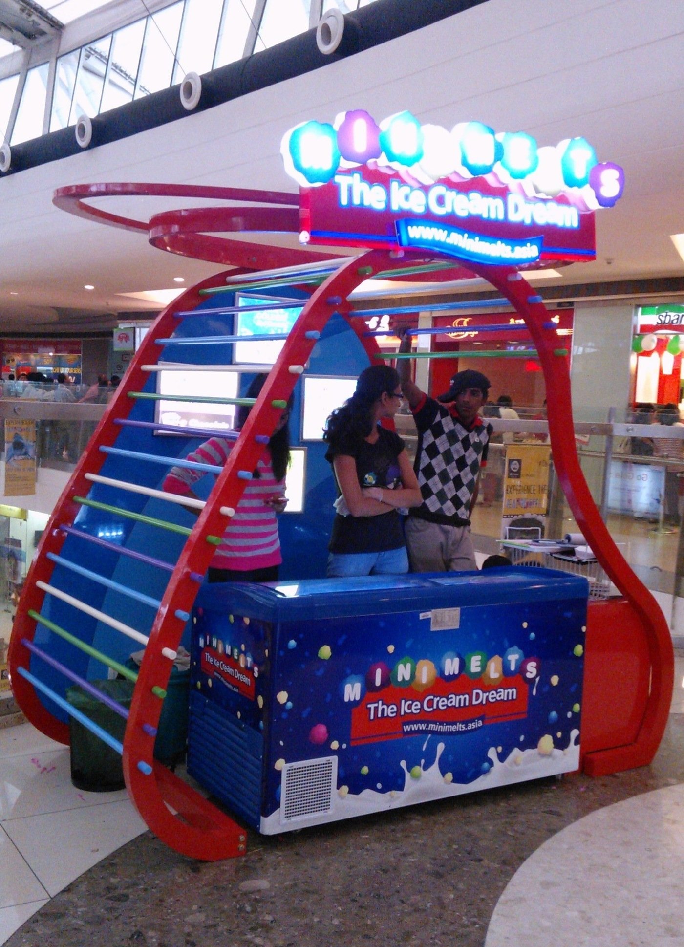 KIOSK DESIGN - MINIMELTS ASIA - Bangalore by RETAIL DESIGN STORE KIOSK