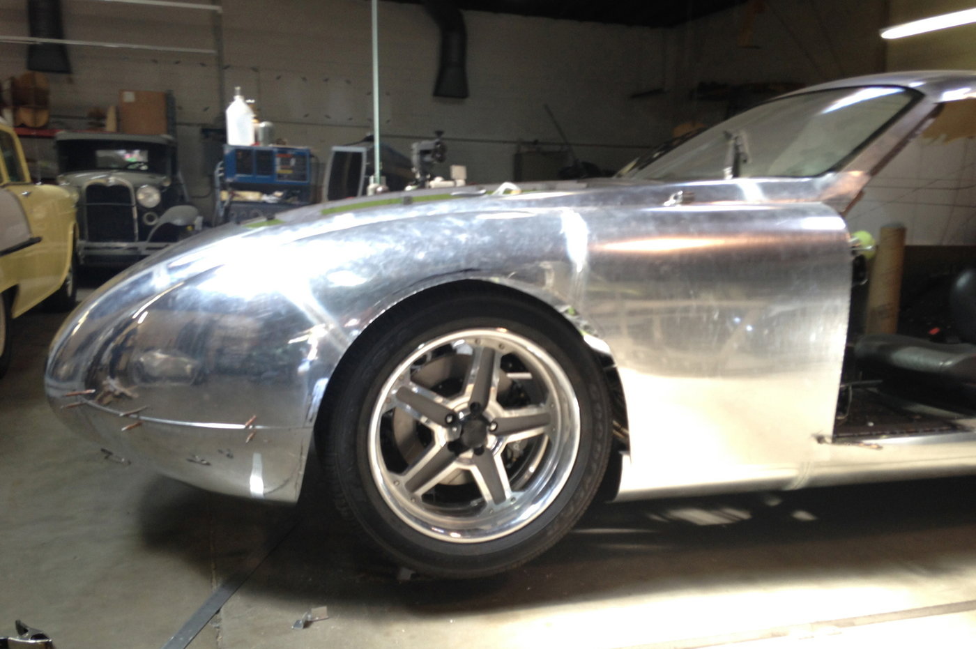 2016 / 2017 All aluminum body vintage flavor sports car by Alberto