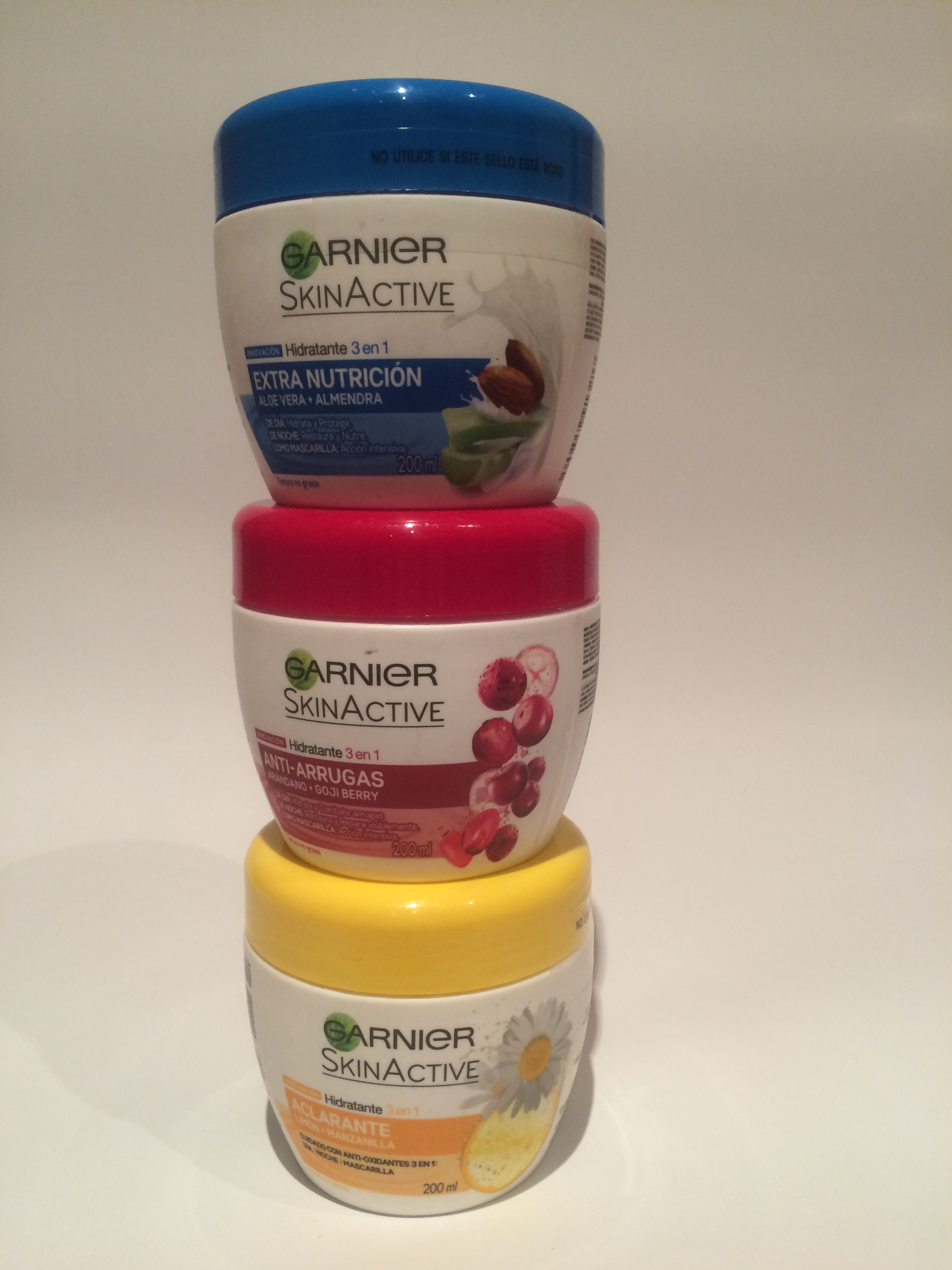 Garnier Skin Active jars (2016) by Lorena Limonchi at