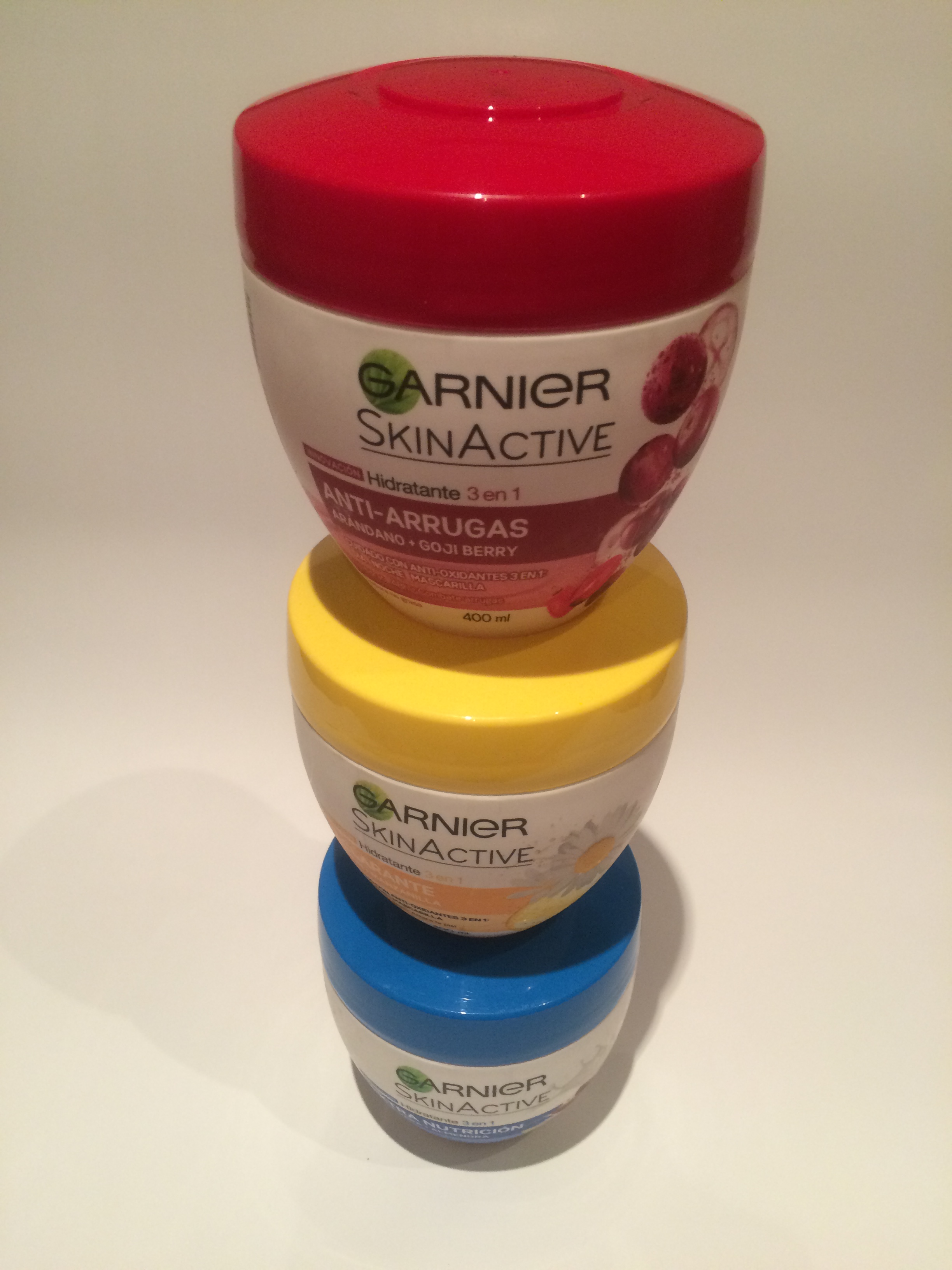 Garnier Skin Active jars (2016) by Lorena Limonchi at