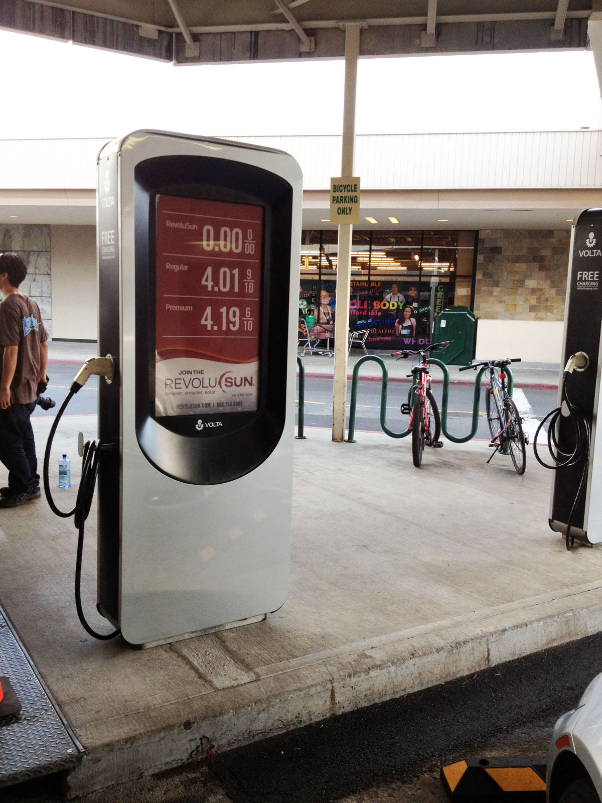 Volta EV Charging Station by Raul Gonzalez Podesta at
