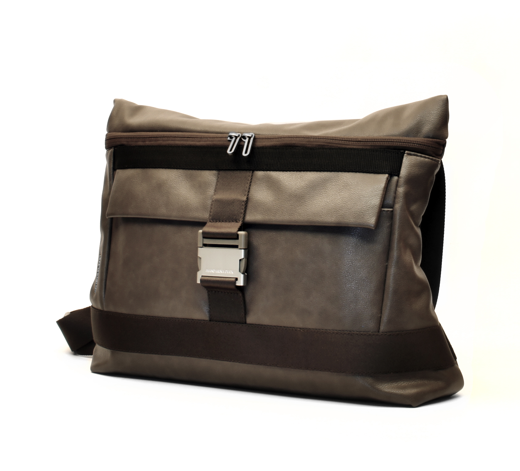 Nomad bags by Daniel Valsesia at
