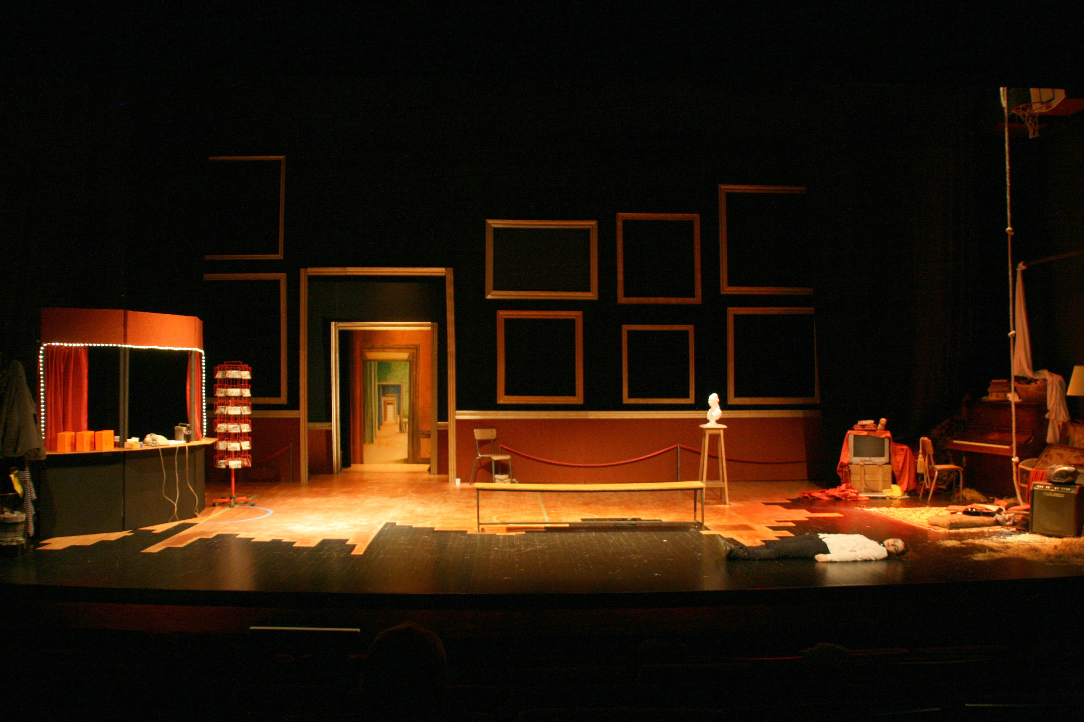 Construction décors de Théâtre by MAIGNER Guewen at