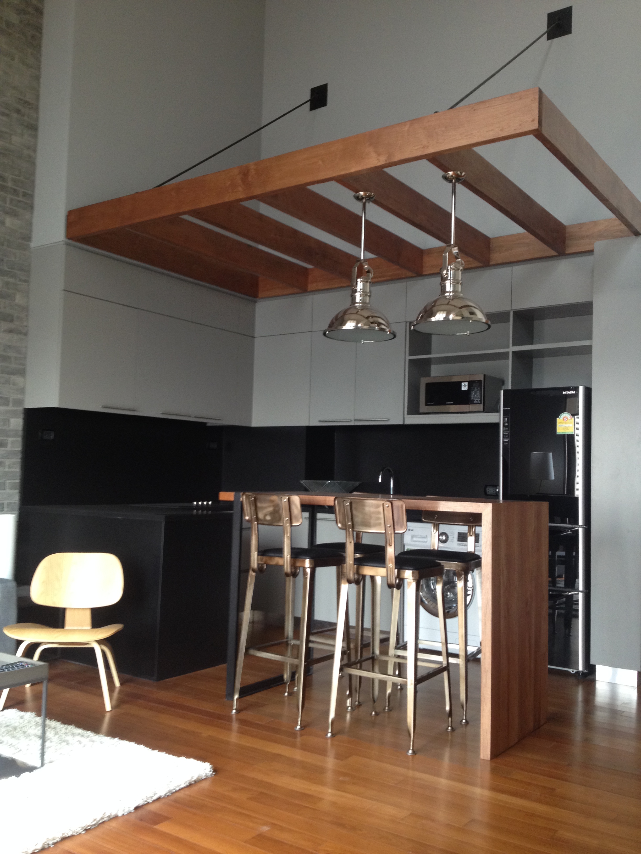 Ashton Condo by Tinarom Piyasopasakoon at